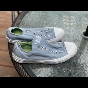 Men Size 9.5 Converse Sneakers!
